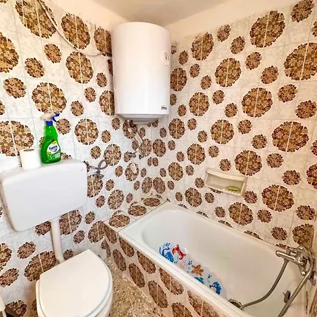 Amοopi Vila